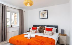 Maunsell House - Lovely Central Home Near Designer Outlets & Town With Parking